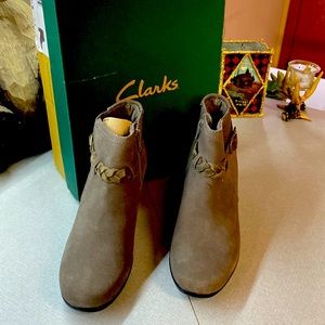 NIB Clark’s boots, 6.5